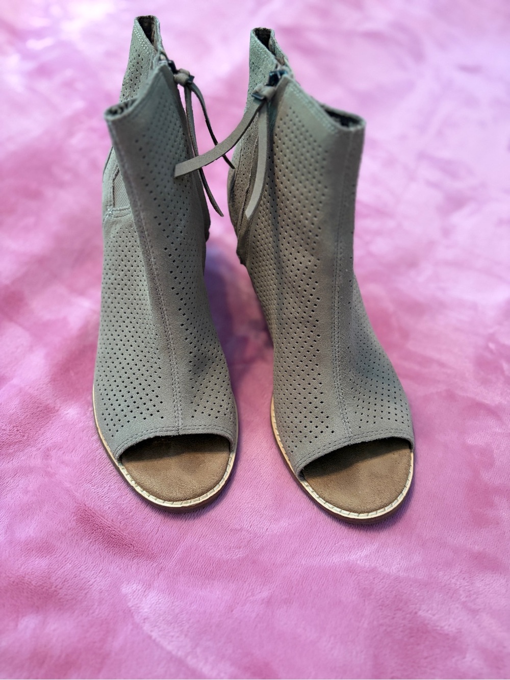 Toms beige/sand Perforated Peep-Toe Heeled Ankle Boots